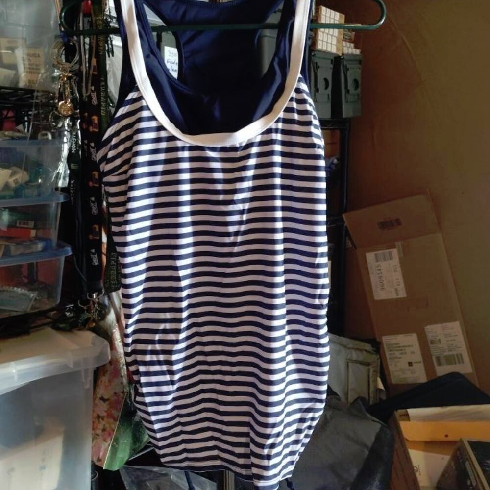 NWOT Tankini swimwear top size L